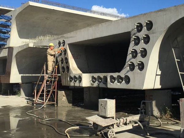 ���Ŀ׵�ѹ����