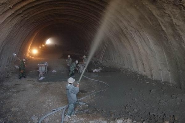 ���Ļ�����������