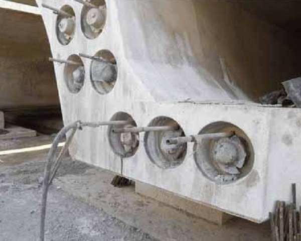 ���Ŀ׵�ѹ����